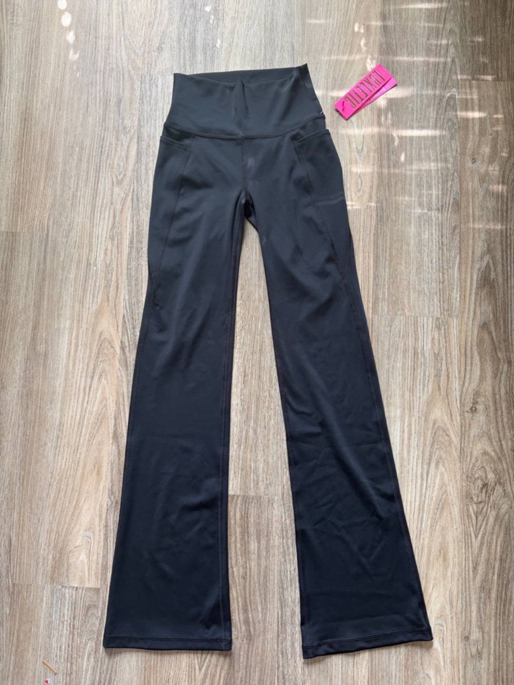 NWT Lilly Pulitzer XS Carpe Vita Flare Legging Onyx